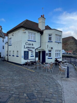 Exterior - Highly appointed pet & family friendly cottage with private parking & garden. (Runswick Bay)