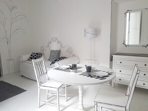 Dining - Drawing Studio - Living in a painting in Ortigia (Siracusa)