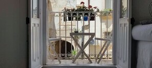 Interior - Drawing Studio - Living in a painting in Ortigia (Siracusa)