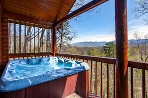 Tina de hidromasaje al aire libre