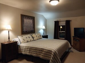 5 bedrooms, desk, iron/ironing board, free WiFi