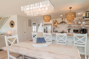 Interior - Barrycuda: Pool, Hot Tub, Ocean View on Oak Island (Oak Island)