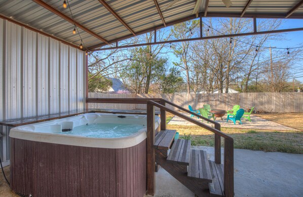 Bain à remous extérieur
