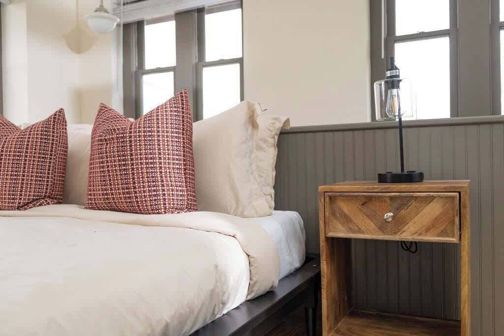 1 soverom, strykejern/-brett, wi-fi og sengetøy