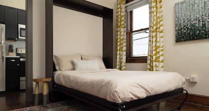 Luxe loft w/city & mountain views