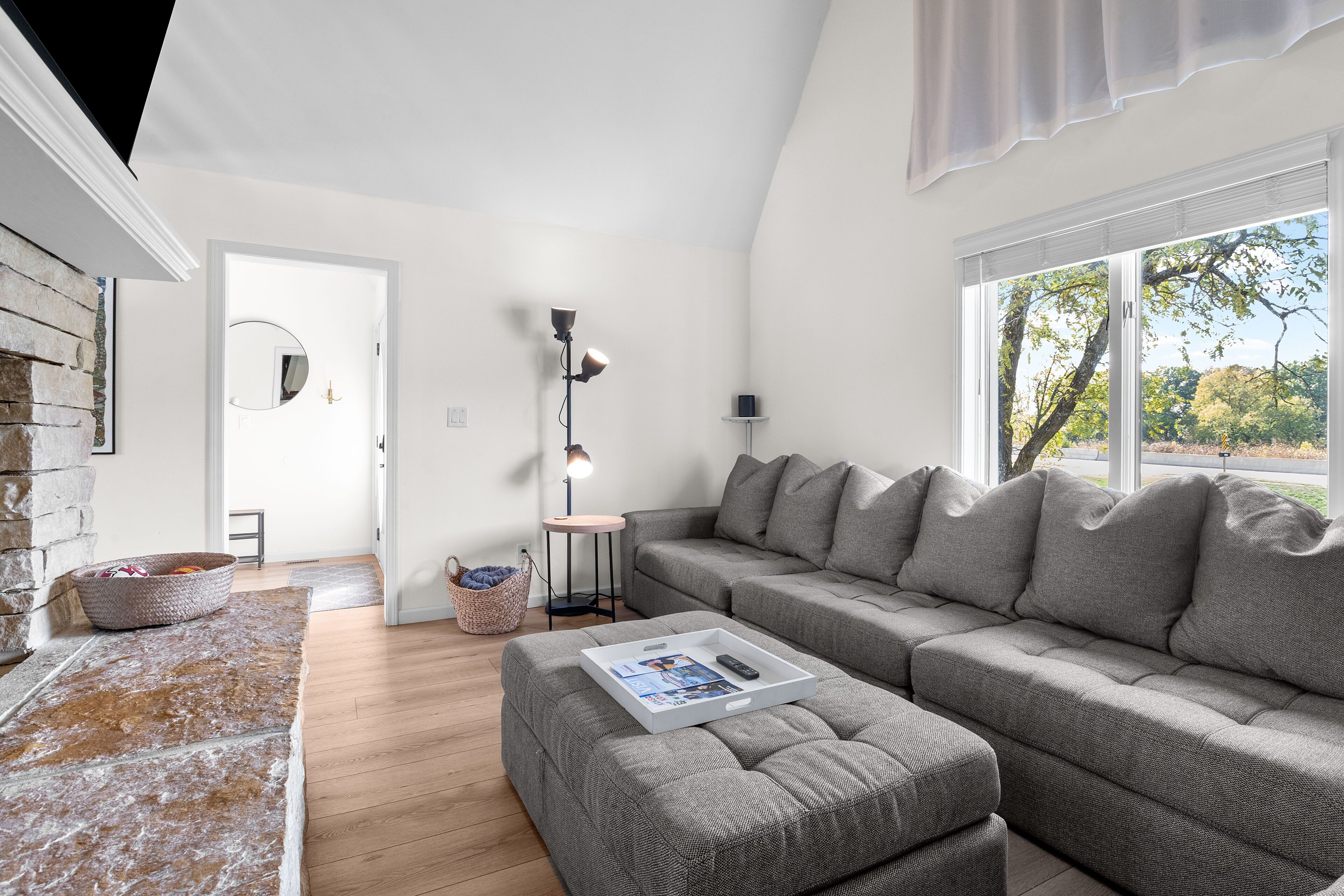 TV connectée, jeux vidéo, lecteur de DVD, baby-foot