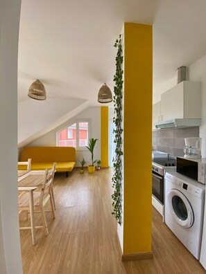 Interior - Amarillo, nice apartment overlooking the beach. (RIBEIRA)