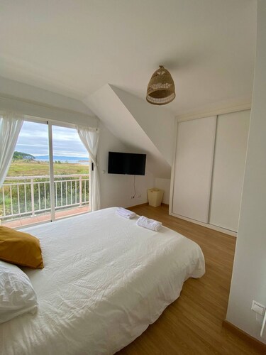 Amarillo, nice apartment overlooking the beach.