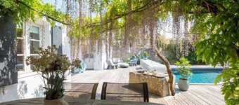 Charming villa in a flowered alley