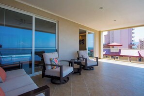 Terrace/patio - 7th Floor Direct Ocean View Penthouse -Parties OK. (Jacó)