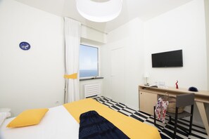 4 bedrooms, desk, iron/ironing board, travel cot - The Three Sirens Atrani Luxury House (Atrani)