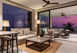 Sands Suite 2 Bedroom Apartment with private plunge pool | Oleskelualue | Älytelevisio, Netflix, älykaiuttimet, suoratoistopalvelut