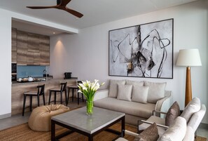 Surf Suite 3 Bedroom Apartment with private plunge pool | Cuisine privée