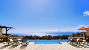 Pool - Villa Lisaya, a haven of peace with sea view and swimming pool, in a Natura 2000 area! (PALELONI)