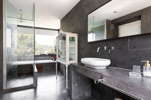 Bathtub, jetted tub, bidet - Spectacular house submerged in nature near Barcelona (Ca n'Ermengol)