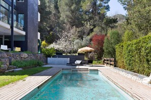 Outdoor pool - Spectacular house submerged in nature near Barcelona (Ca n'Ermengol)