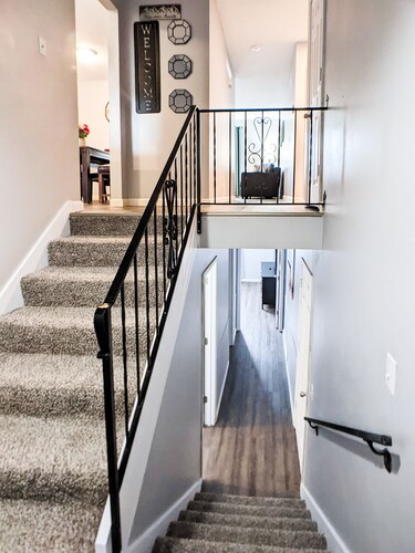 Cozy, clean & spacious townhouse - Unit 2