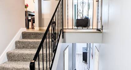 Cozy, clean & spacious townhouse - Unit 2