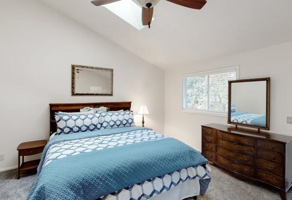 3 bedrooms, desk, free WiFi, bed sheets