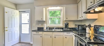 NEW! Pet-Friendly Home - 2 Mi to UNC Greensboro!