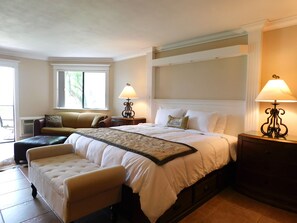 Iron/ironing board, free WiFi, bed sheets - Bigfork Water View Studio Condo (Bigfork)