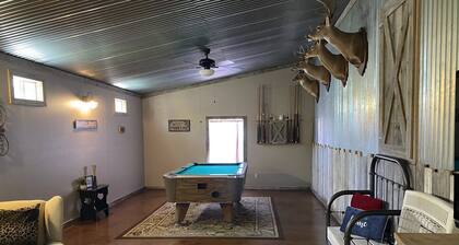 The Hacienda~ A Simple Home~5 minutes from Lake Texoma!