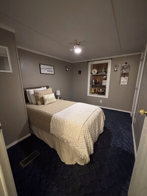 3 bedrooms, bed sheets