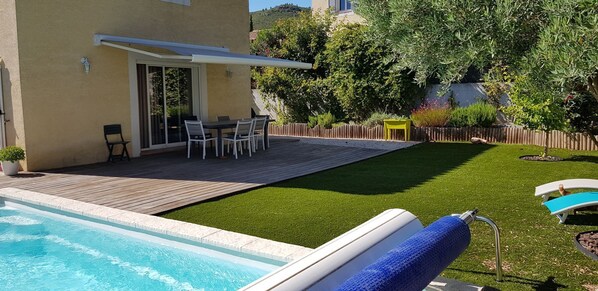 Outdoor pool - Villa in Provence well located, 90M2 with swimming pool (Auriol)