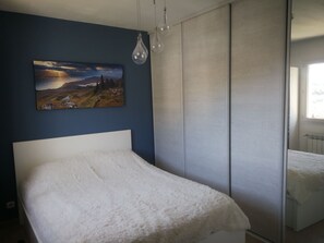 3 bedrooms, free WiFi - Villa in Provence well located, 90M2 with swimming pool (Auriol)