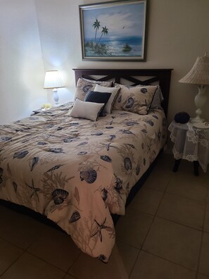 1 bedroom, iron/ironing board, WiFi, bed sheets - Beautiful Pool Home in Quiet Neighborhood (Cape Coral)