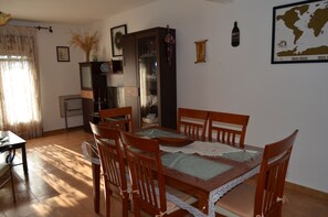 Dining - Cosy apartment in private residence (Parrillas)