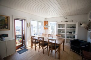 Lovely 2Br Home| Nature | 20Min Walk Downtown | Sala de jantar