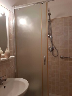 Regadera y bidet 