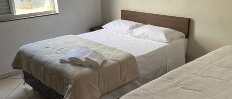 Habitación doble tradicional | Escritorio, espacio para trabajar con laptop y wifi gratis