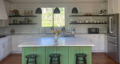 Spacious 5 bedroom, 7 bath Masters rental located 6 miles from course