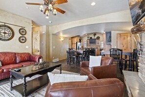 Smart TV, chimenea y futbolito 