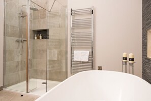Baignoire, serviettes fournies