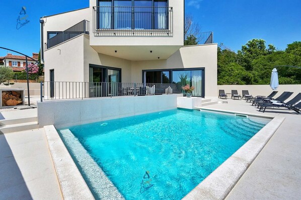 Alberca al aire libre 