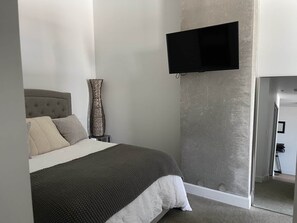 1 Schlafzimmer, Schreibtisch, Bügeleisen/Bügelbrett, kostenloses WLAN