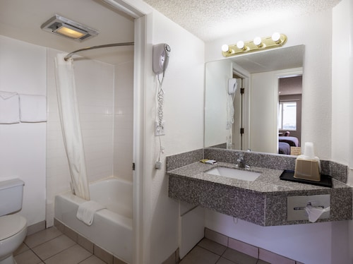 Cedar Valley Inn