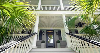 High-End Beach Home, Walking Distance to Beach & Close To Town - On The Half Shell!