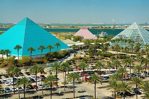 200 Yards to Beach • Large Deck • Dog Friendly • Private Pier • Golf Cart