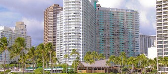 Ilikai 1001 Mountain & Waikiki City Views - King Bed, Sofa Bed