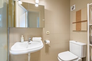 Bathtub, hair dryer, towels - Apartment Soleado - Portocolom (Portocolom)