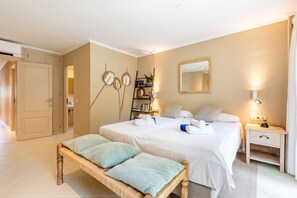 2 bedrooms, iron/ironing board, free WiFi, bed sheets