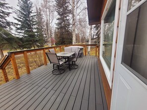 Outdoor dining - Cozy centrally located two-bedroom home. Pet friendly!  (Fairbanks)