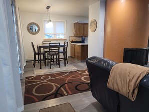 Interior - Cozy centrally located two-bedroom home. Pet friendly!  (Fairbanks)