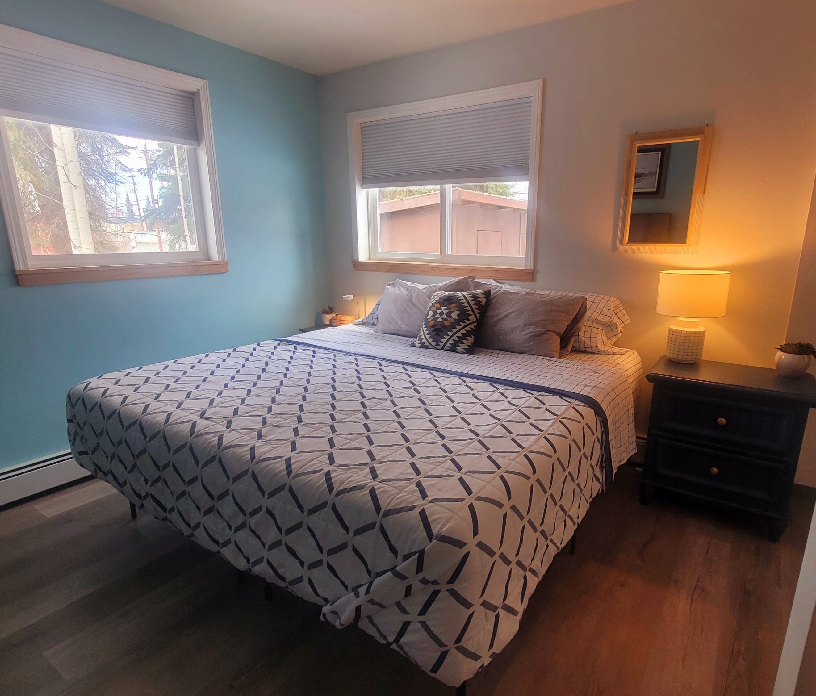 2 soverom, skrivebord, reiseseng for barn og wi-fi (inkludert)