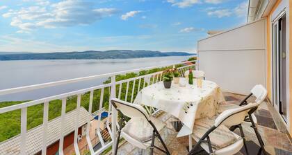 Holiday Home Vesna with a dream view