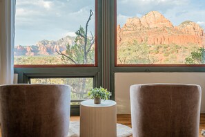 Interior - Sedona Redrock Xanadu - Amazing Panoramic Views                          (Sedona)